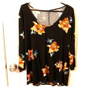 Maurice’s 3 quarter length dressy shirt